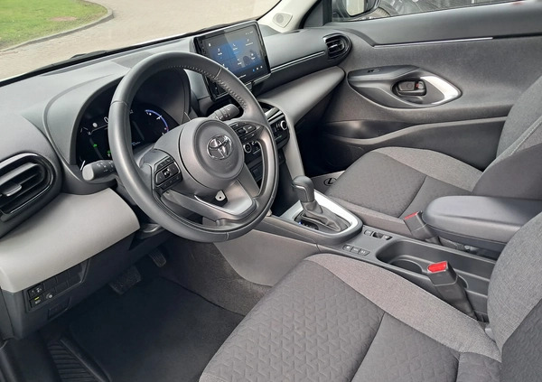 Toyota Yaris Cross cena 102900 przebieg: 52200, rok produkcji 2022 z Buk małe 22